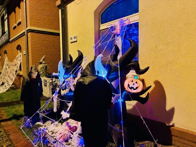 U16 – Einfach Party. Halloween.